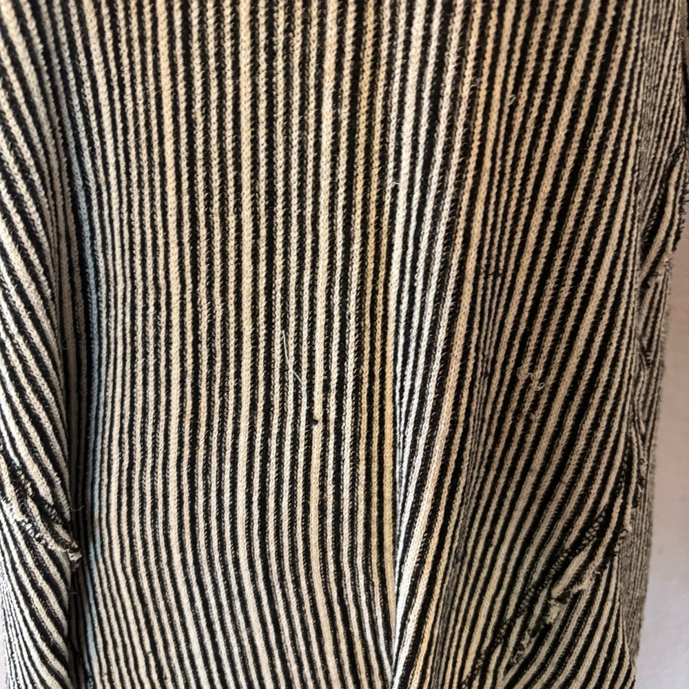 Must bundle shirt size XS - Picture 2 of 6